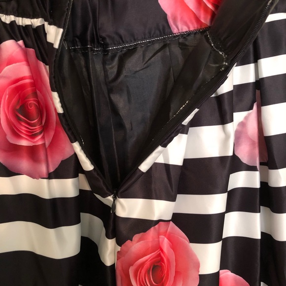 ❌ SOLD skirt Med/Large satin striped rose flower - Picture 6 of 6
